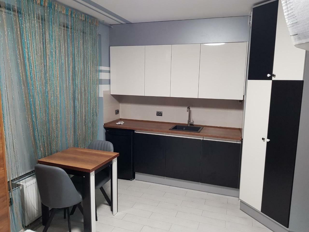 Balabana Red Apartment Λβιβ Εξωτερικό φωτογραφία